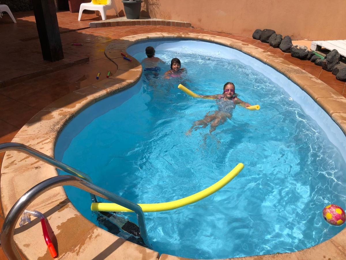 Lovely 2-Bed Villa In Corralejo Fuerteventura Luaran gambar