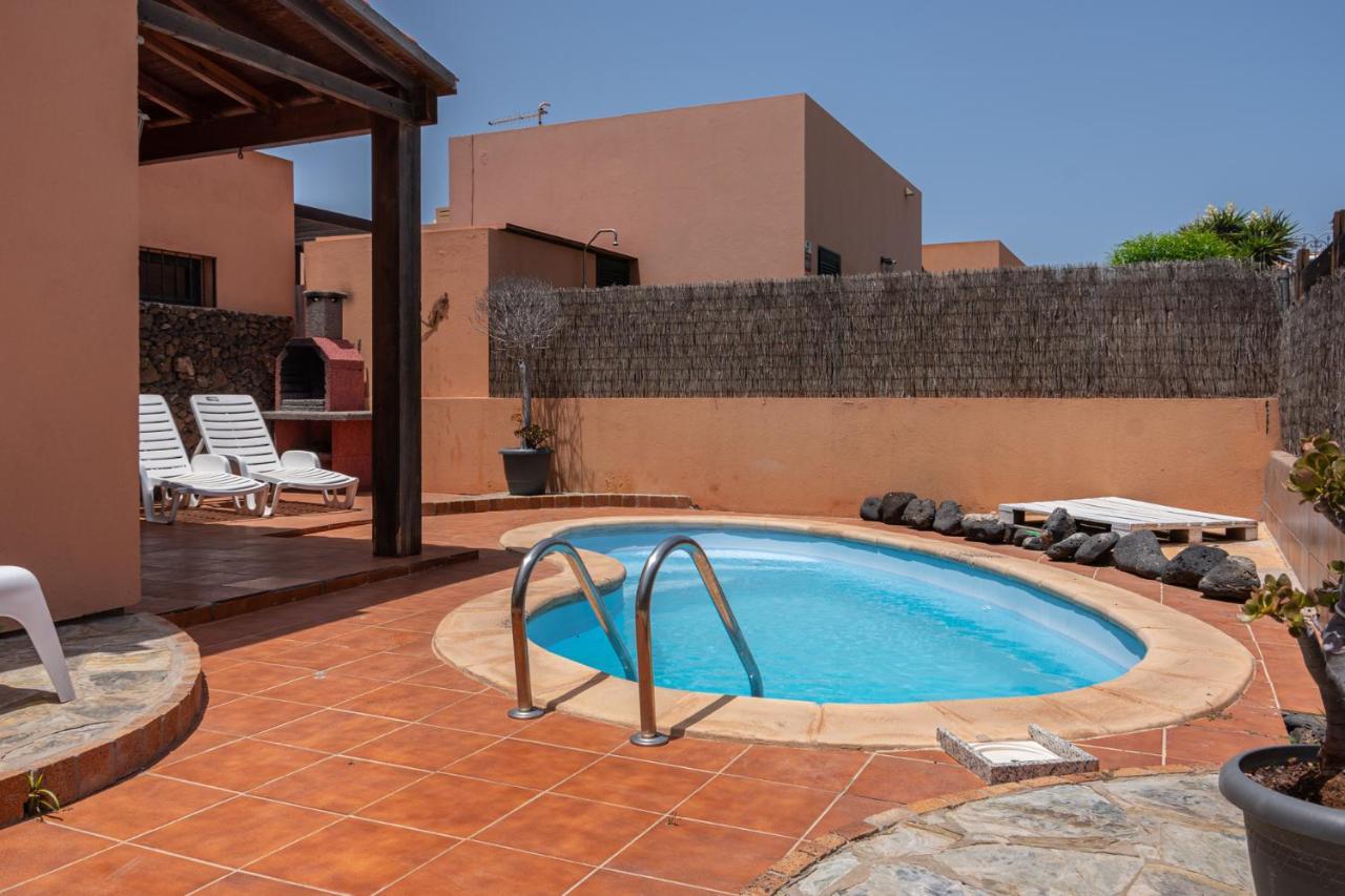 Lovely 2-Bed Villa In Corralejo Fuerteventura Luaran gambar